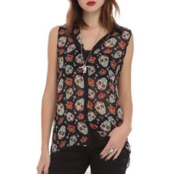 Hot Topic Skull & Roses Sheer Buttoned Down Tank Top Women's M - Picture 1 of 6